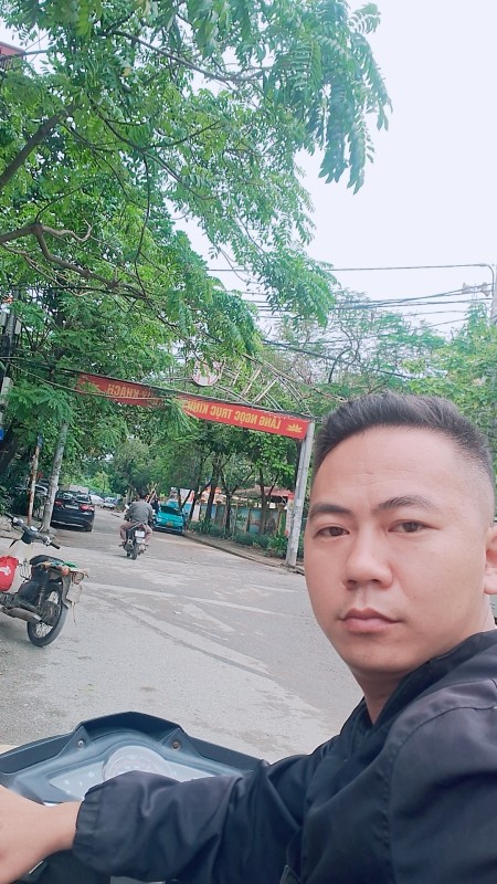 Chị gái ngõ 121 Tây Mỗ cần bán nhà giáp trường Mầm Non sau chợ sáng to đùng