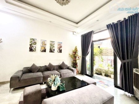 CHỦ BÁN GẤP NHÀ 2 TẦNG XÂY DỰNG TÂM HUYẾT, TOÀN BỘ NỘI THẤT NHẬP NGOẠI, CHỦ HẠ GIÁ GẦN 100