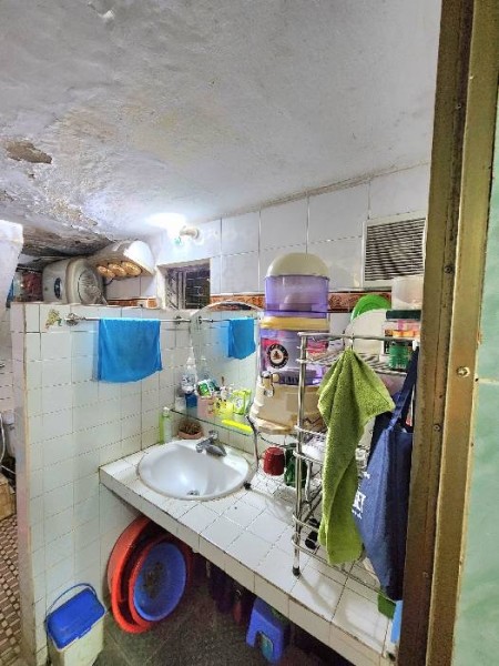 HOT!!! TRUNG TÂM QUẬN BA ĐÌNH, GIAO THƯƠNG SẦM UẤT, DIỆN TÍCH SỬ DỤNG 40M2, GIÁ 1.85 TỶ (CÓ TL)