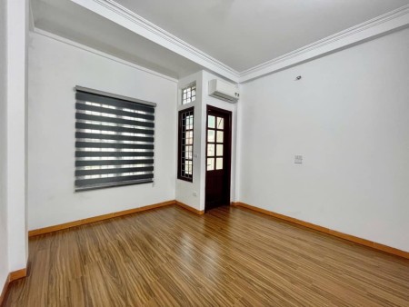 TT ĐỐNG ĐA - ĐẸP SANG XỊN MỊN - GẦN PHỐ - BA GÁC TRÁNH THOẢI MÁI