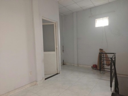 Bán nhà chợ Trung Chánh 2 tầng - 2pn 2wc - Tân Xuân, Hóc Môn - Giá 3 tỷ 650