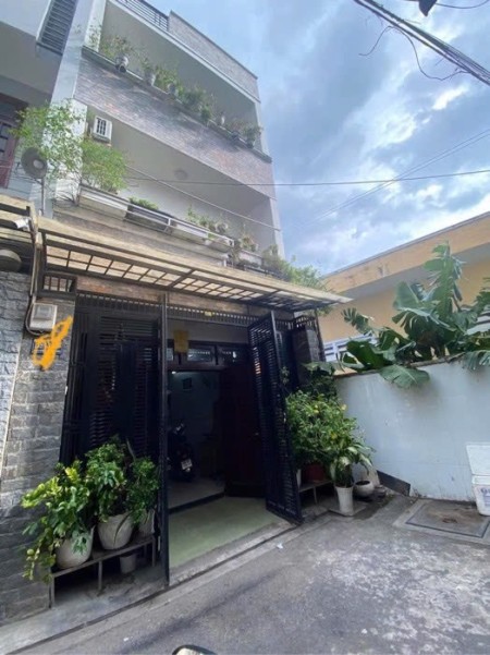 Đi xuất cảnh cần bán gấp nhà P3 Tân Bình