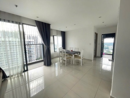 Bán gấp 2PN + 69m2, Giá sốc 2.65 tỷ, View Hồ Bơi, nội thất bếp rèm Vinhomes Grand Park Q9