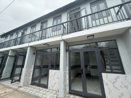 Cần bán gấp căn nhà mới 1 trệt 1 lầu ngay ngã 3 Mỹ Hạnh chỉ với giá 450 triệu