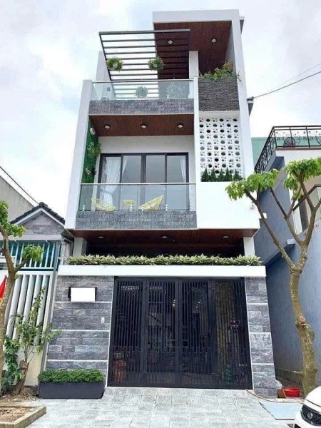 Bán nhà mặt phố giá tốt chỉ 2,6 tỷ gần Aeon Mall BD, Thuận An Bình Dương. 3 tầng, 67,5m2 (TL)