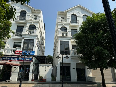 Shophouse xẻ khe, sổ lâu dài, gần công viên giá 18.5 tỷ Vin Gia Lâm, Hà Nội (0985941715)