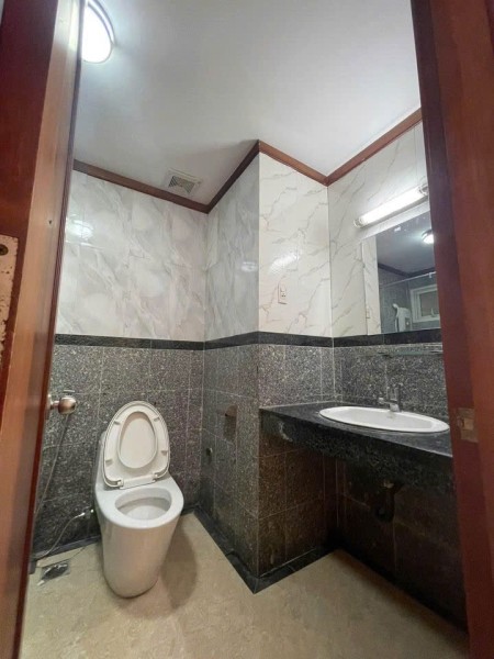 Chung cư Screc Tower, Trường Sa, p12, Quận 3: 97m2, 3p ngủ, 15tr