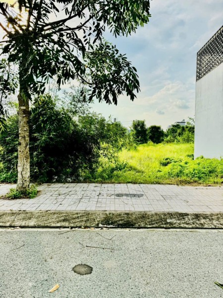 Chủ kẹt tiền cần bán gấp lô đất trong Khu Dân Cư đông kín 5x20 giá chỉ 1ty4