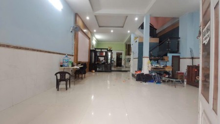 Diện tích khủng 6x20, 3 tầng BTCT gần ngã tư Nguyễn Văn Linh + QL50 chỉ 3.7 tỷ