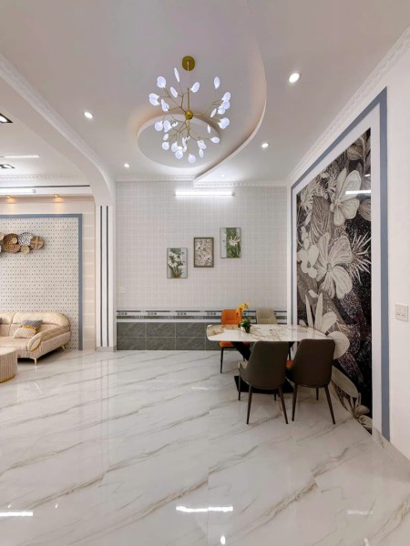 Cần bán nhà 1 trệt 1 lầu đường Nguyễn Văn Cừ Cần Thơ Diện tích 5x13=65m2 Giá 3 tỷ 550