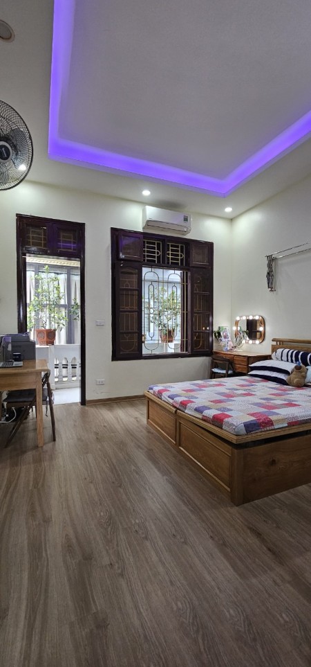 Nhà đẹp dân xây thoáng 4 tầng - Ô tô tránh - Vừa túi tiền, DT 45/50M2, MT 4.2M2 giá chỉ 5.25 tỷ