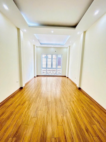 Nhà mặt phố - Kinh doanh - Gara ô tô - Thông khắp nơi - Full công năng - 1X tỷ