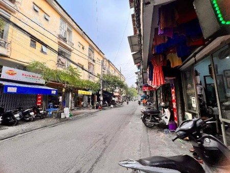 Cần bán nhà 6 tầng ở đường Trần Quý Cáp. Diện tích 41 m2. Với giá chỉ 5,6 tỷ