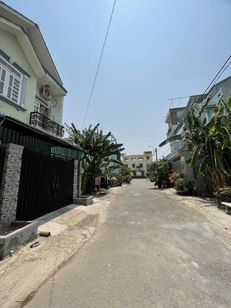 Bán gấp lô đất 81M2 - 1 tỷ 410tr - Kế bên ngã 4 Nước Đá - Thới Tam Thôn - Hóc Môn