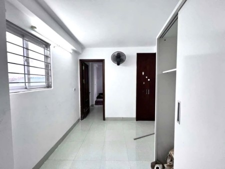 Chỉ 5.9 tỷ có nhà phân lô chùa Láng 2 mặt thoáng - 1 bước ra ô tô tránh