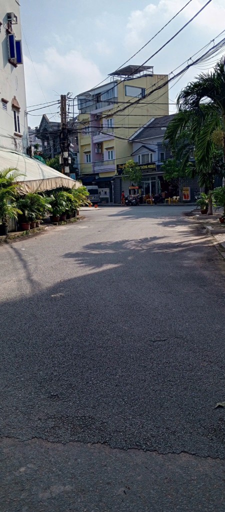 Biệt thự giá rẻ Gò Vấp, gần công viên làng hoa và 2 công viên nội bộ