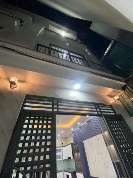 Bán nhà Hoàng Mai, sổ vuông, ngõ ô tô nông, 40M2, chỉ hơn 4.5 tỷ