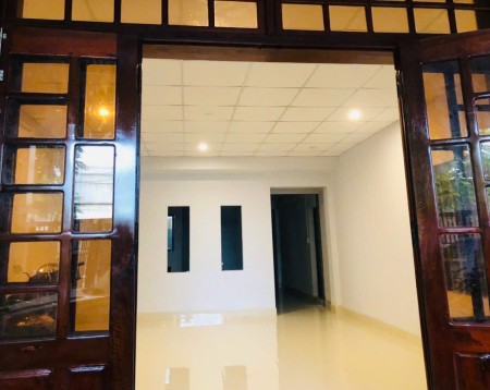Hạ thêm 100 triệu, mặt tiền Tôn Đản, kinh doanh sầm uất, chỉ nhỉnh hơn 4 tỷ, gần 135 m2, ngang 7m