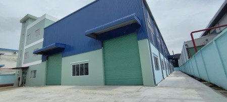 Cho thuê 2800m2 XƯỞNG mới 100%, tại : Tân Uyên, Gía: 220 triệu/tháng, PCCC tự động, đường cont