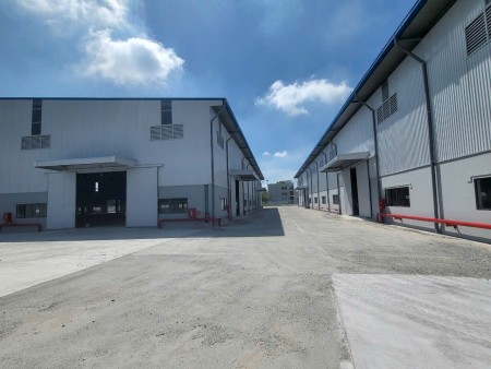 Cho thuê 11.000m2 Xưởng, Gía : 3.6 USD/m2 trong KCN Bình Dương