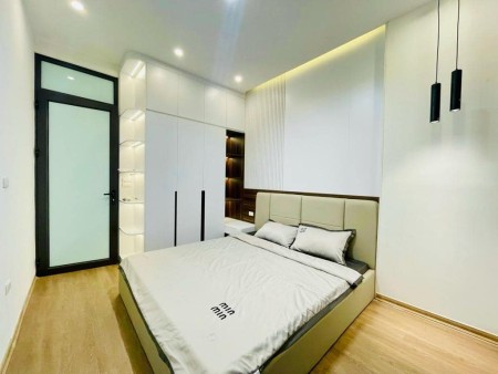 Bán nhà mặt phố Tây Sơn siêu đẹp 40m vỉa hè kinh doanh đỉnh mặt tiền rộng chỉ nhỉnh 16,3 tỷ đồng.