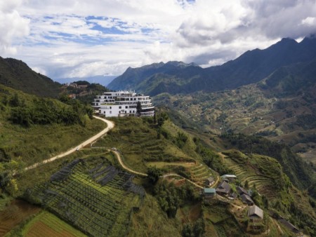 Bán 1000M2 2 mặt tiền GIÁ 30 TỶ trung tâm thị trấn Sapa Lào Cai