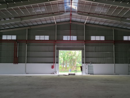 Cho thuê 2800m2 XƯỞNG 100% mới Tân Uyên Bình Dương Gía: 220 triệu/tháng, PCCC tự động, đường cont