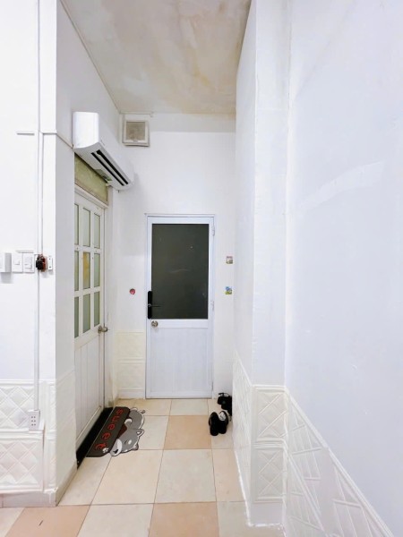 Ngang 4m Q.1 - 4 tầng vuông vức - 7 bước ra hxh trải nhựa - Chưa đến 9 tỷ