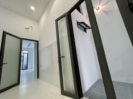 Nhà phố 1 trệt 1 lầu lộ giới 18 m khu tái định cư An Bình, Ninh Kiều, Cần Thơ, giá 4tỷ2