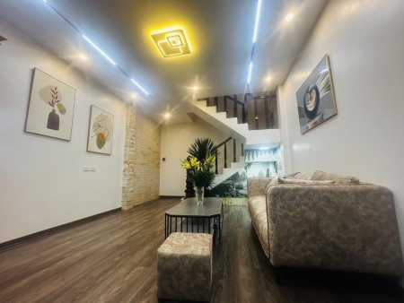 Bán gấp - Bán nhà, Lĩnh Nam, Hoàng Mai – Giá rẻ - 35m – 4T - Giá 4x tỷ