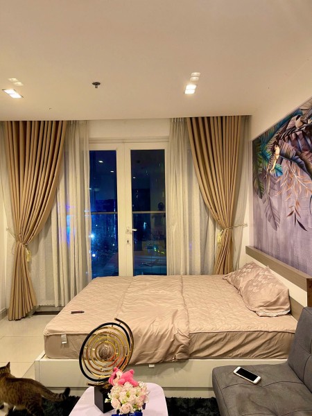 Cho thuê căn hộ chung cư Sky Center - Kế sân bay Tân Sơn Nhất. Full nội thất, ở liền