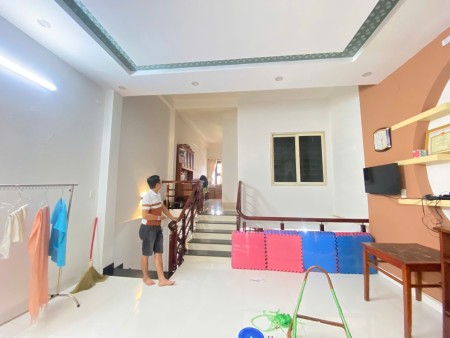 Khu VIP Hòa Xuân, nhà 2 tầng. Diện tích rộng 125M2. Chỉ hơn 4 tỷ, một căn duy nhất
