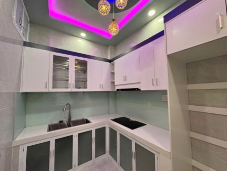 Cho thuê căn hộ 16M2 cửa sổ trời, 3tr5/Tháng. Đường 3/2, quận 10