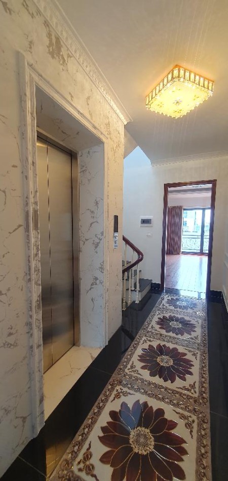 Chính chủ bán căn nhà 90m2, 5 tầng, Long Biên