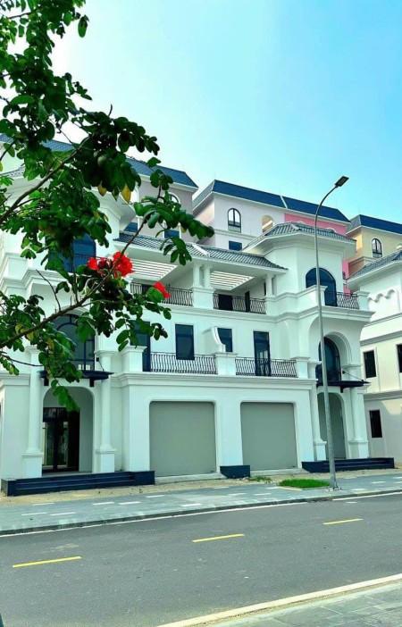 Biệt thự view biển sân golf Đồng Hới giá 30.5 tỷ