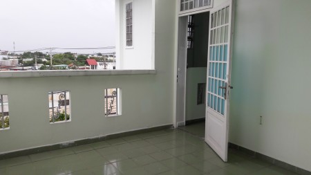 Cho Thuê villa 1000 m2 (10x100)mặt tiền đường Dương Công Khi, Hốc Môn