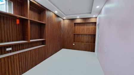 Nhà đất Phúc Lợi nhà dân xây cần bán gấp