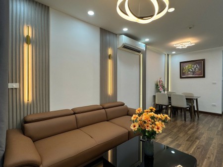 Tôi chính chủ căn hộ 2 ngủ 2 vs có ban công cần xuống nhà mặt đất ở, giá 63tr/m2 bao thuế phí