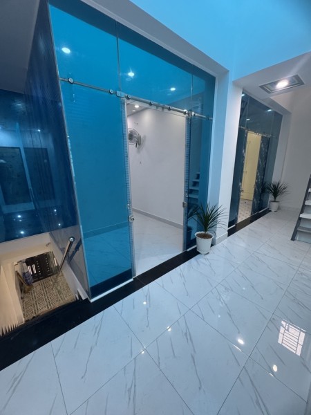 Gấp trước Tết - Mặt tiền bàn cờ Lê Văn Quới 102M2, Ngang 8, 3 tầng, 6 tỷ 7