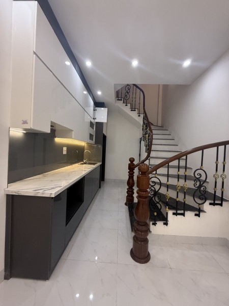 Nhà bán Kim Giang 30M2 x 5 Tầng x 6.85 tỷ ngõ rộng, gần oto đỗ