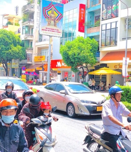 Giảm giá sốc 9 tỷ còn 7.5 tỷ nhà HXH đường Lê Đại Hành P13, Quận 11.