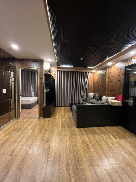 Gia đình bán CH Tản Đà Court (căn duplex) 168m2, 3PN, 3WC, có bancon, có SH. Giá thật: 8.7 tỷ TL