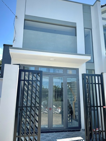 Em chuyển công việc về Bình Dương bán gấp nhà gác lửng ngay chợ Thạnh Phú giá chỉ hơn 1 tỷ SHR