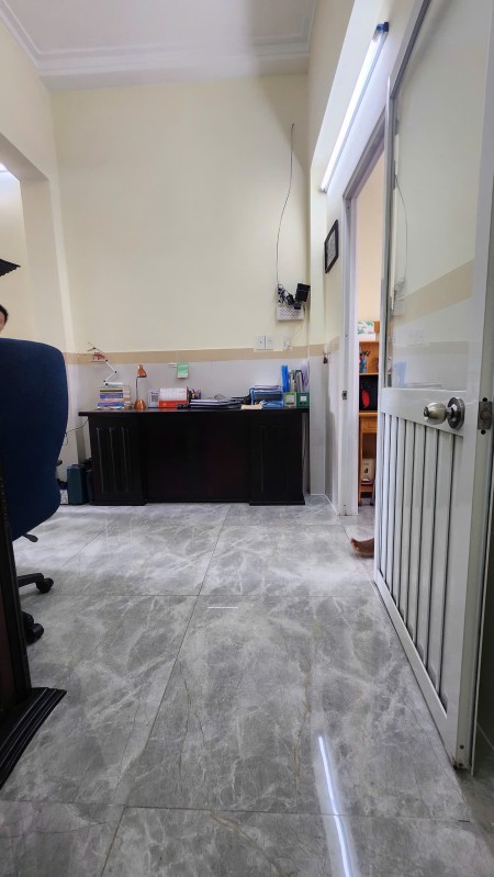 Bán nhà trệt lửng lầu sân thượng đúc kiên cố. Gần cụm Trường Học Cấp 1-2-3 Tp. Dĩ An.