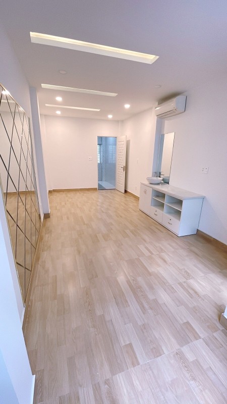 Bán nhà HXH giáp quận 1 vài bước chân - Nhà mới xây siêu đẹp siêu hot - 4 Tầng - 8.2 tỷ