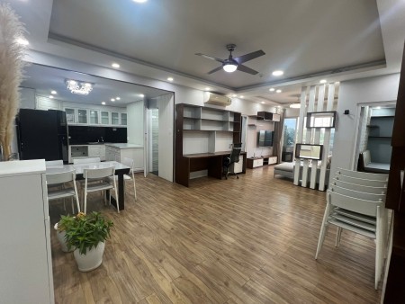 Gia đình cần bán CH Cộng Hòa Plaza 140m2, 4pn, 4wc, có NT và Sổ Hồng. Giá thật nhà thật: 7.3 tỷ TL