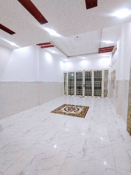 Nhà đẹp ở ngay, căn góc, có dòng tiền, Dương Bá Trạt, sát Q1, 90 M2, chỉ 4.7 tỷ