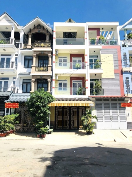 Bán nhà mặ tiền quận 6 - 4 Tấm mới đẹp - Khu Bình Phú - Có vỉa hè rộng rãi - 13.8 tỷ