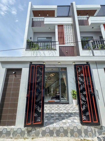 Nhà ngộp bán gấp kịp tết để trả nợ