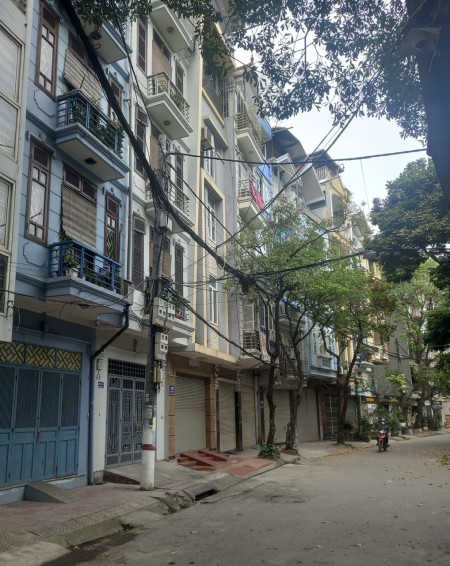 Bán phân lô Đền Lừ 2, ôtô tránh, vị trí kinh doanh, trước nhà là TTTM tiềm năng tăng giá, 40m2, MT4m